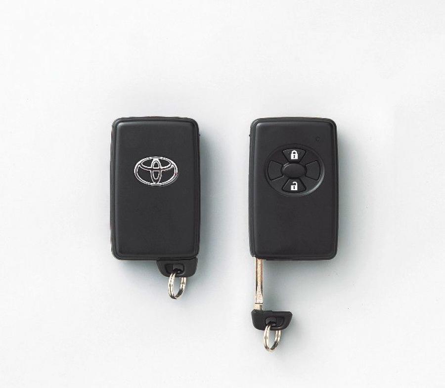  Toyota Yaris 2005 года  (фото 10 из 165)